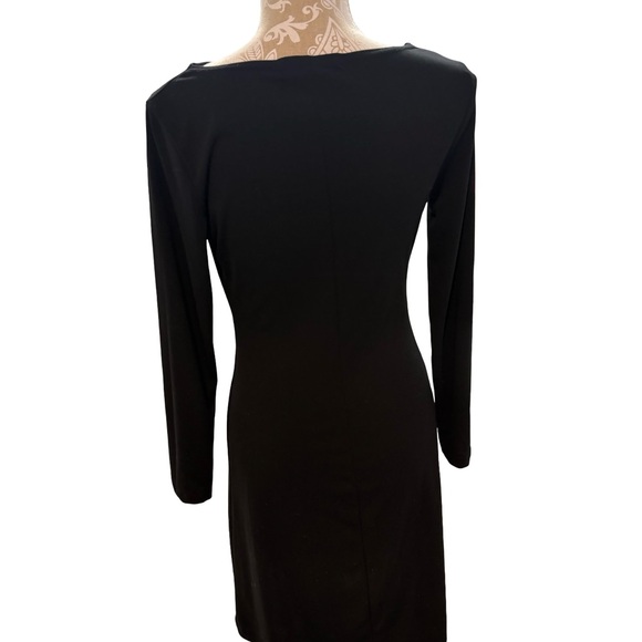 La Belle Classic Black Long Sleeve Dress
Size M - Picture 8 of 9